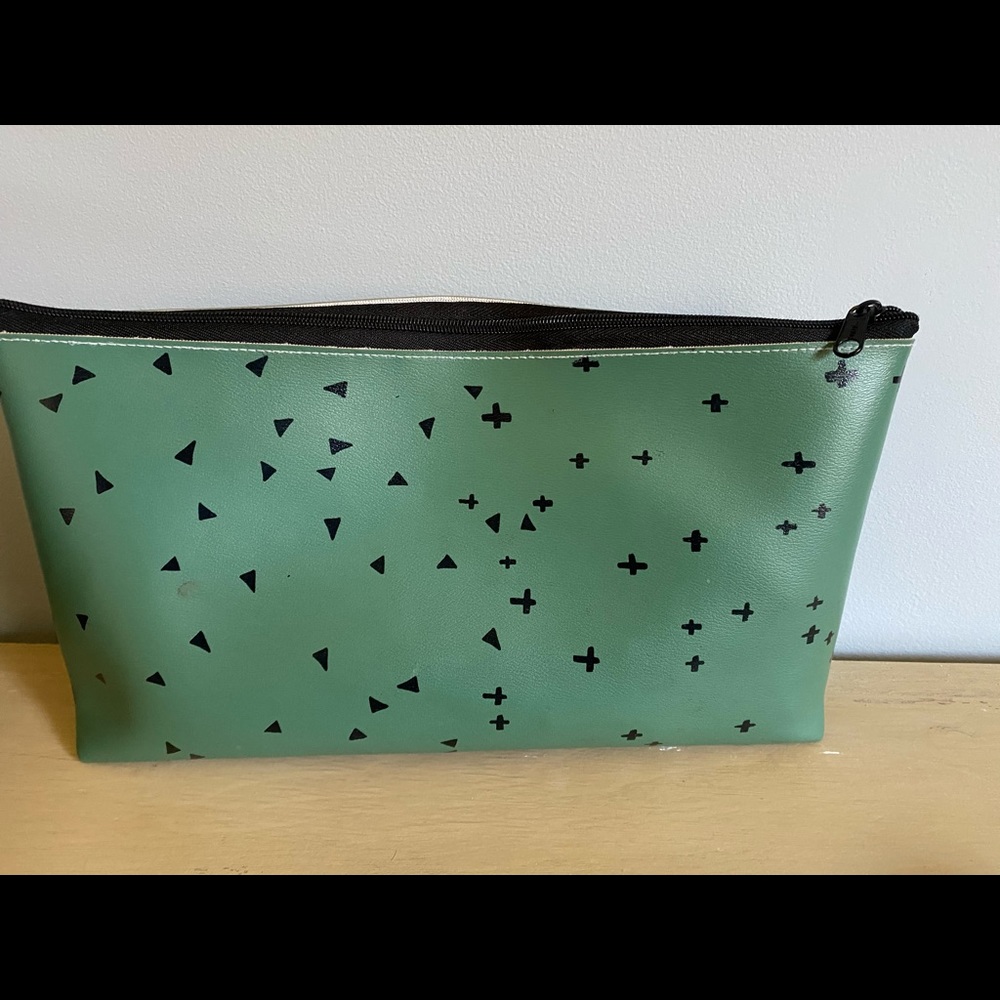Pouch - Picture 2 of 3